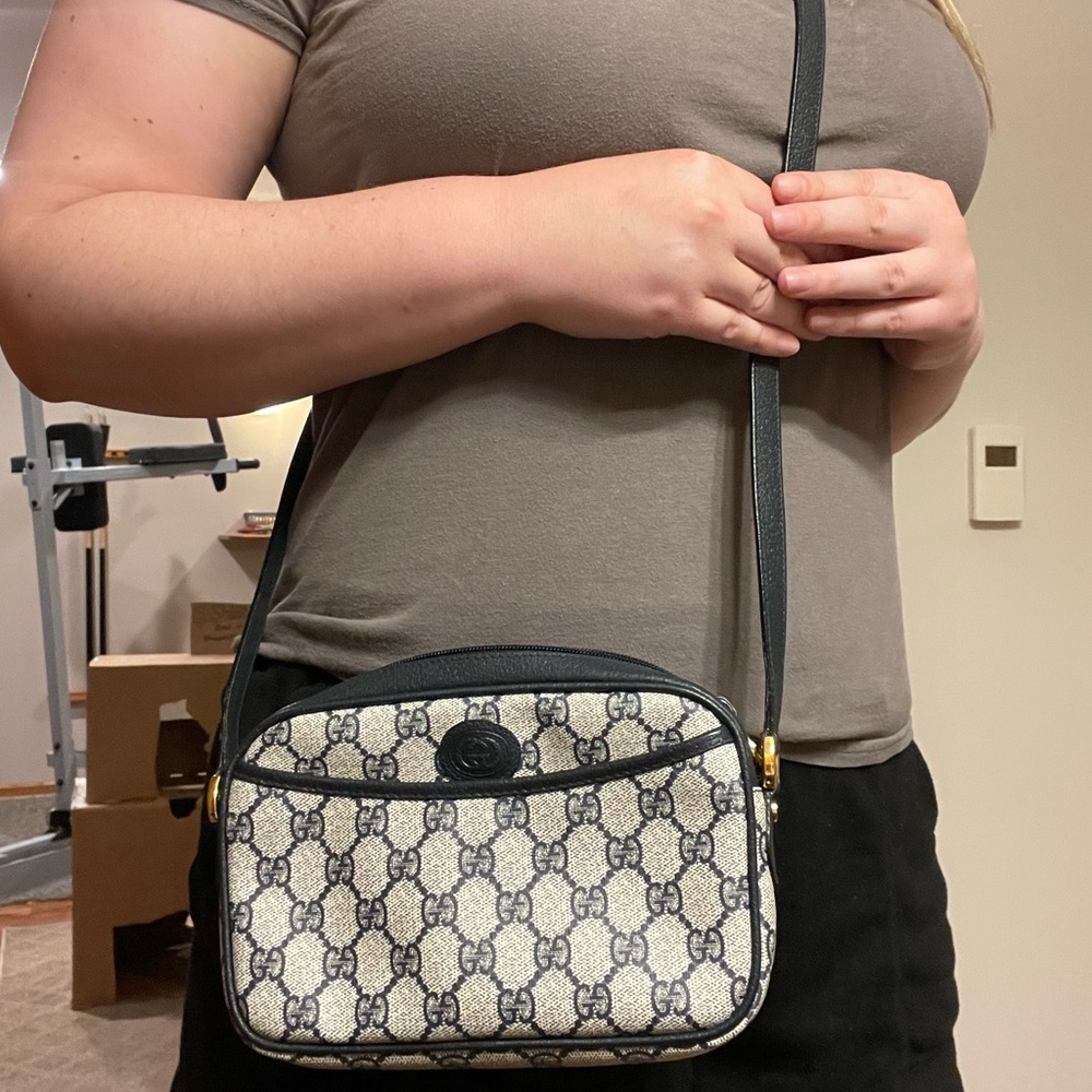 Vintage Gucci Crossbody Camera Bag - Picture 8 of 17